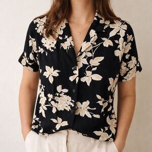 Isaac Mizrahi Live Black Floral Button Up Blouse XS Stretch Rayon Soft